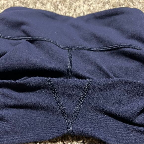 Lululemon Wunder Under Crop Mid-Rise 21" True Navy Size 2 - Picture 4 of 7